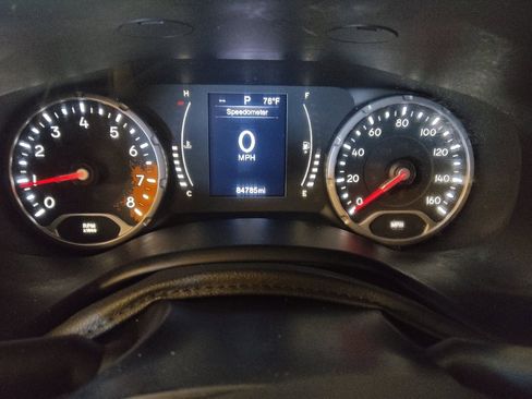 Used 2015 Jeep Renegade Latitude image 23