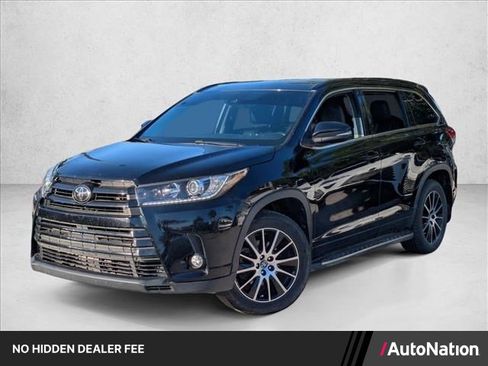 Used 2017 Toyota Highlander SE FWD image 1