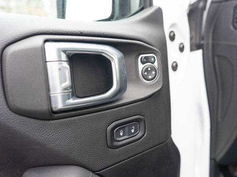 Used 2021 Jeep Wrangler Unlimited Sahara image 14