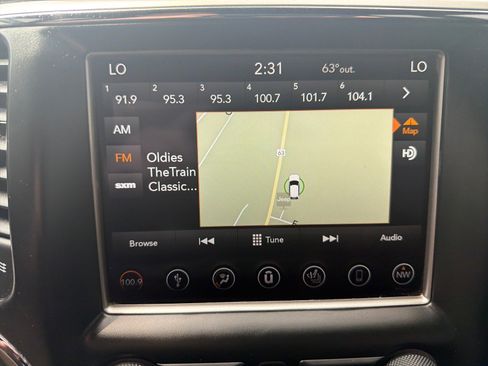 Used 2018 Jeep Grand Cherokee Altitude RWD image 15