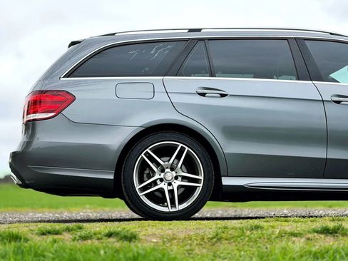 Used 2016 Mercedes-Benz E 350 4MATIC Wagon image 50