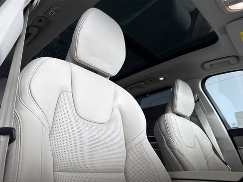 New 2026 Volvo XC90 T8 Ultra w/ Protection Package Premier image 17
