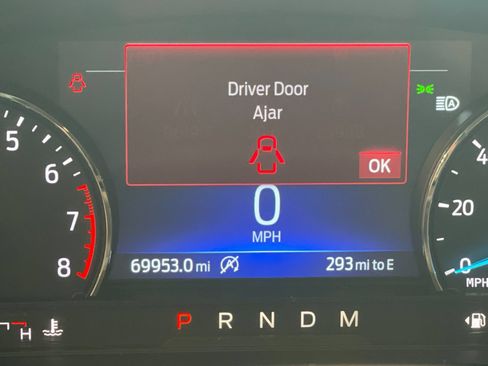 Used 2021 Ford Explorer Limited w/ Equipment Group 301A AWD/4WD image 29