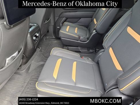 Used 2024 GMC Yukon AT4 w/ Technology Package AWD/4WD image 23