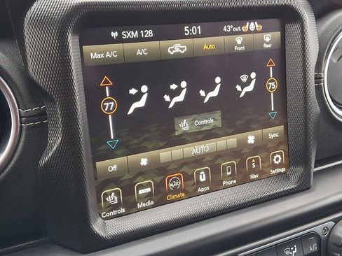 Certified 2022 Jeep Gladiator Overland w/ LED Lighting Group image 20