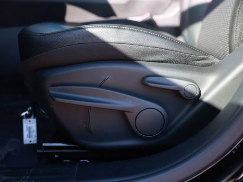 New 2026 Jeep Compass Latitude image 14