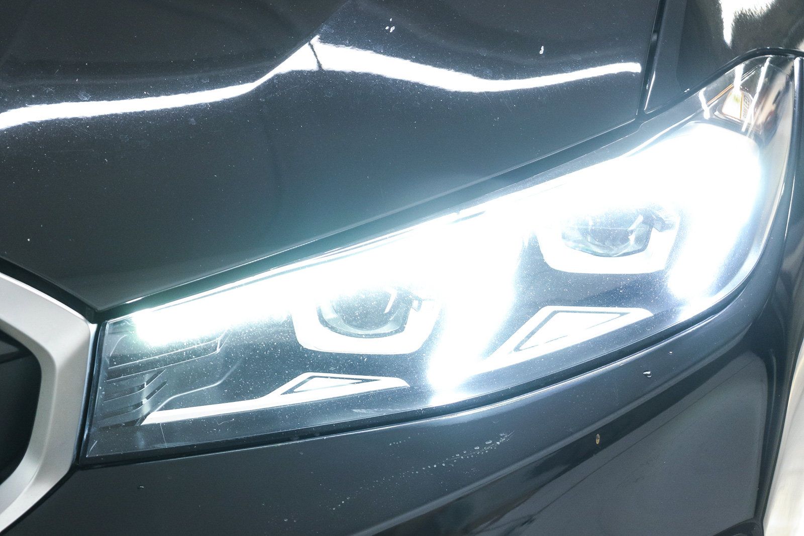 Certified 2023 BMW 330e w/ Premium Package RWD image 9