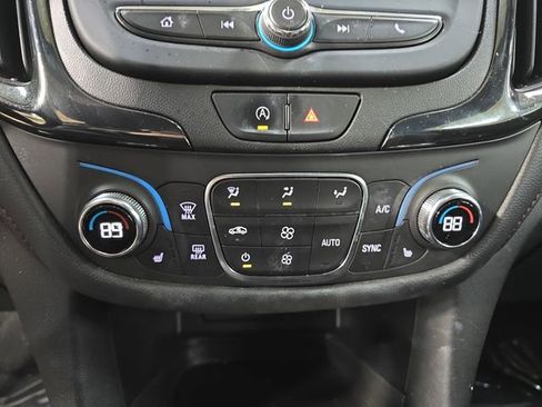 Used 2022 Chevrolet Equinox RS image 22