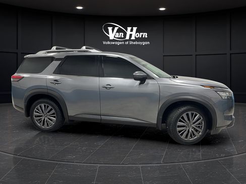 Used 2025 Nissan Pathfinder SL w/ SL Premium Package AWD/4WD image 8