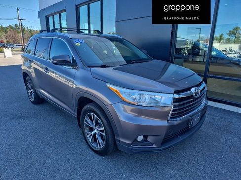 Used 2016 Toyota Highlander XLE AWD/4WD image 1