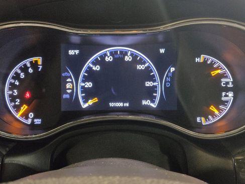 Used 2018 Jeep Grand Cherokee Overland RWD image 23