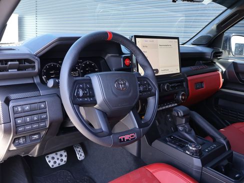 Used 2025 Toyota Tacoma TRD Pro AWD/4WD image 12