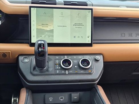 Used 2024 Land Rover Defender 110 X AWD/4WD image 11