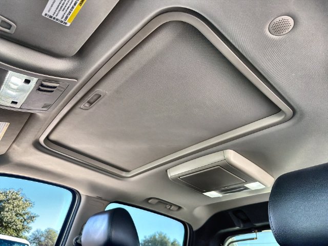 Used 2012 Chevrolet Avalanche LTZ AWD/4WD image 22