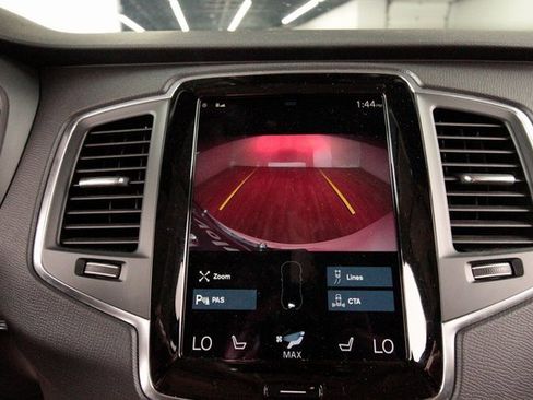 Certified 2022 Volvo XC90 T6 Momentum w/ Protection Package image 51