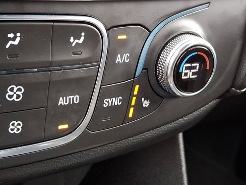 Certified 2023 Chevrolet Traverse LT FWD image 25