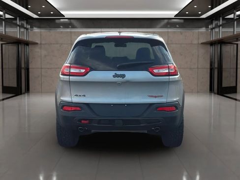 Used 2016 Jeep Cherokee Trailhawk w/ Cold Weather Group image 4