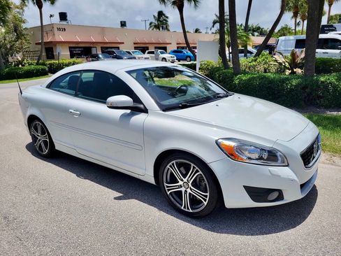 Used 2012 Volvo C70 T5 image 4