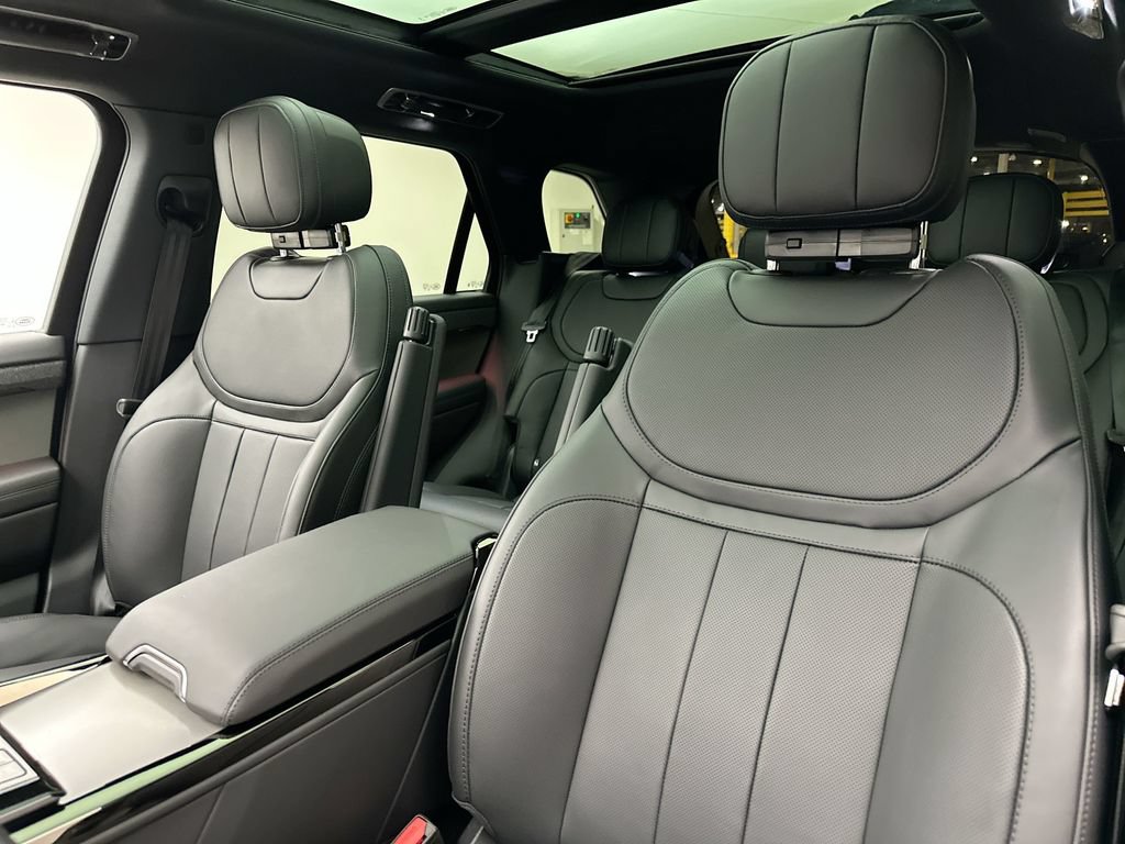 New 2027 Land Rover Range Rover Sport Dynamic SE AWD/4WD image 10