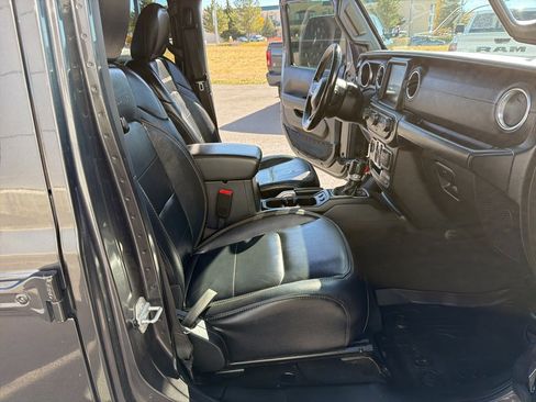 Used 2020 Jeep Gladiator Overland image 29