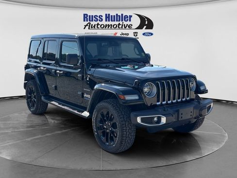 Used 2021 Jeep Wrangler Unlimited Sahara w/ Cold Weather Group AWD/4WD image 9
