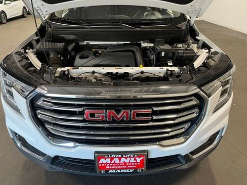 Used 2024 GMC Terrain SLT FWD image 9