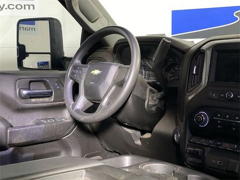 Used 2024 Chevrolet Silverado 2500 Custom w/ Custom Value Package image 10
