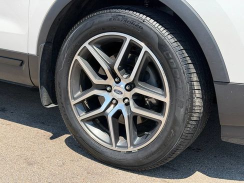 Used 2016 Ford Explorer Sport w/ Equipment Group 401A AWD/4WD image 24