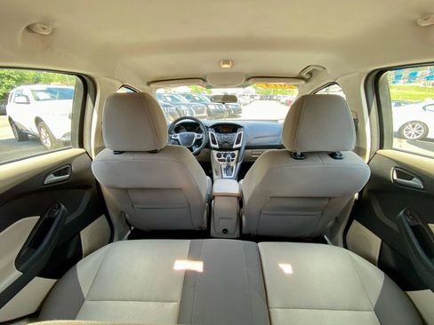 Used 2014 Ford Focus SE FWD image 14