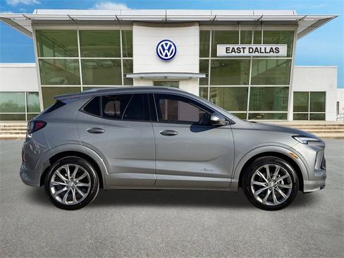 Used 2025 Buick Encore GX Avenir image 2