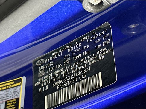 Used 2025 Hyundai Venue Limited image 12