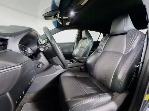 Certified 2021 Toyota Venza XLE w/ Softex Package AWD/4WD image 11