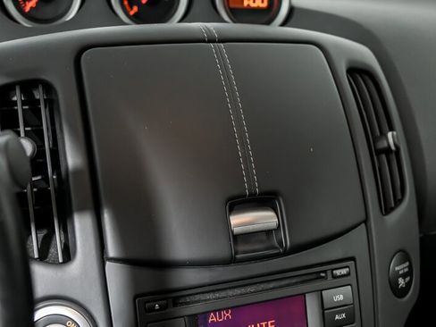 Used 2018 Nissan 370Z Coupe image 25