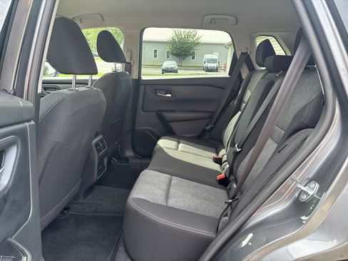 Used 2025 Nissan Rogue SV AWD/4WD image 14