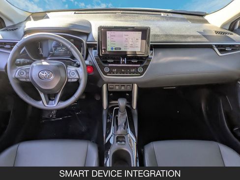 Used 2025 Toyota Corolla Cross XLE image 13