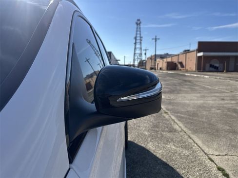 Used 2024 Mercedes-Benz GLE 580 4MATIC image 11