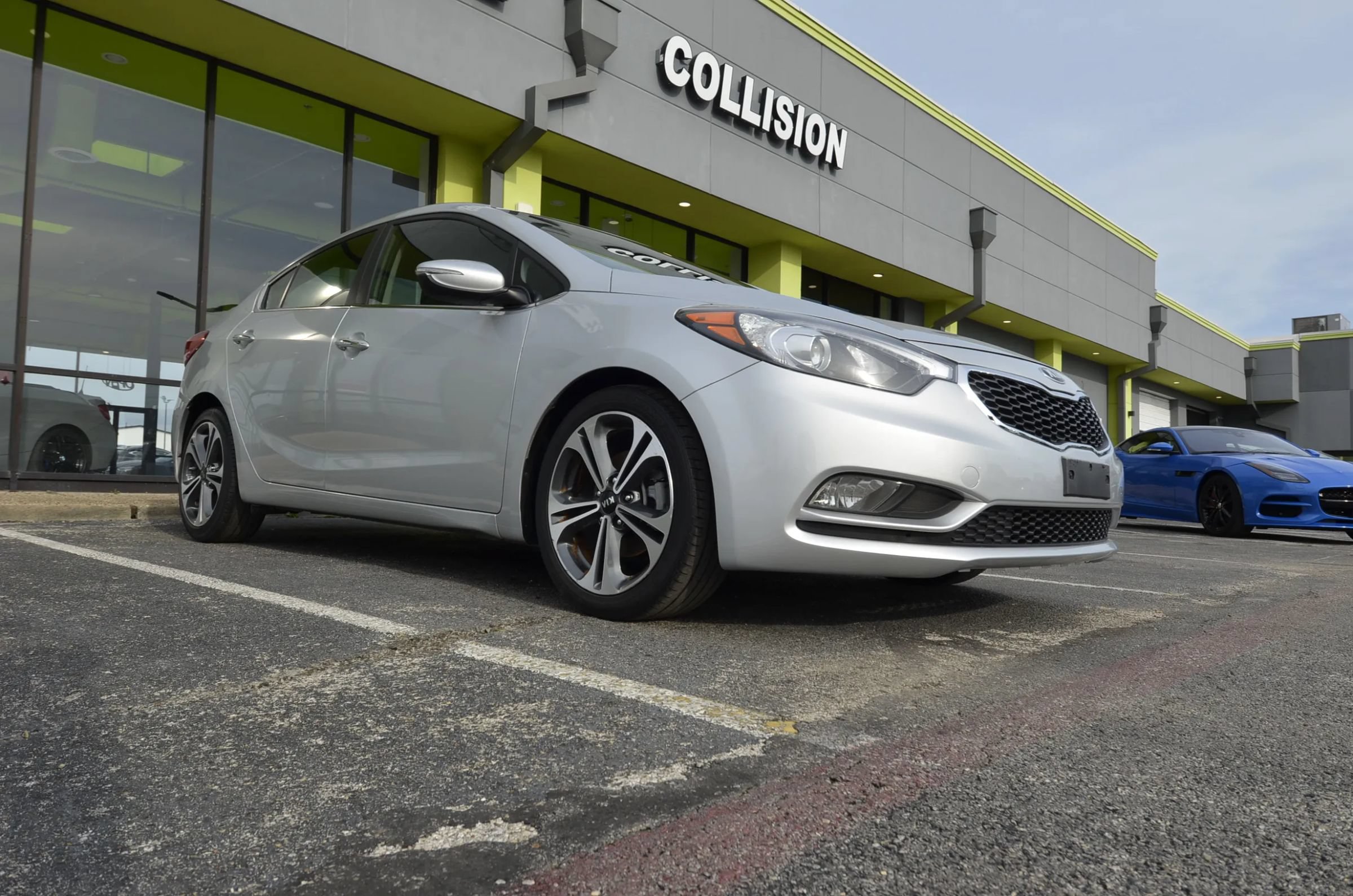 Used 2015 Kia Forte EX w/ UVO Package W/17" Alloys FWD image 3