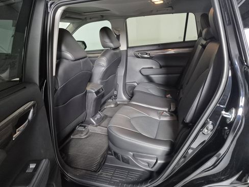 New 2026 Toyota Highlander Limited image 38