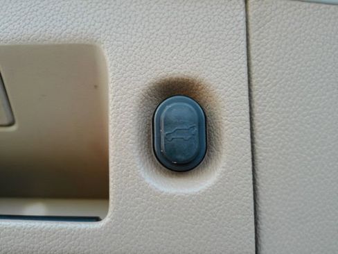 Used 2019 Cadillac Escalade Platinum image 30