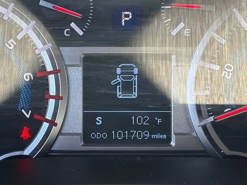 Used 2017 Toyota 4Runner SR5 AWD/4WD image 12