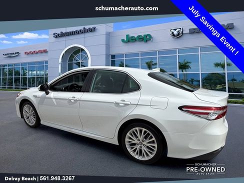 Used 2019 Toyota Camry XLE FWD image 5