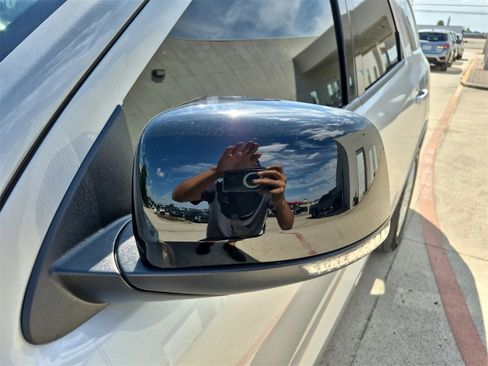 Used 2024 Dodge Durango GT image 31