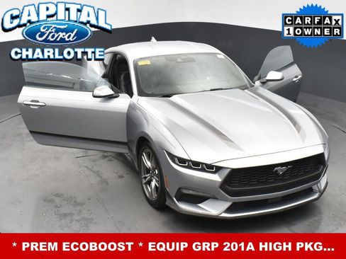 Used 2025 Ford Mustang Premium image 33