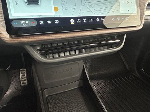 Used 2023 Rivian R1S Adventure image 22