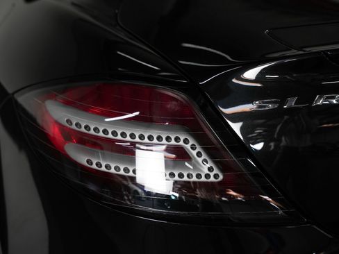 Used 2006 Mercedes-Benz SLR image 19