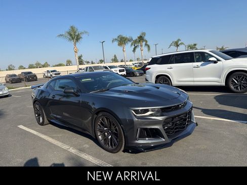 Used 2018 Chevrolet Camaro ZL1 image 2