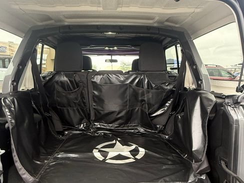 Used 2023 Jeep Wrangler Willys image 10