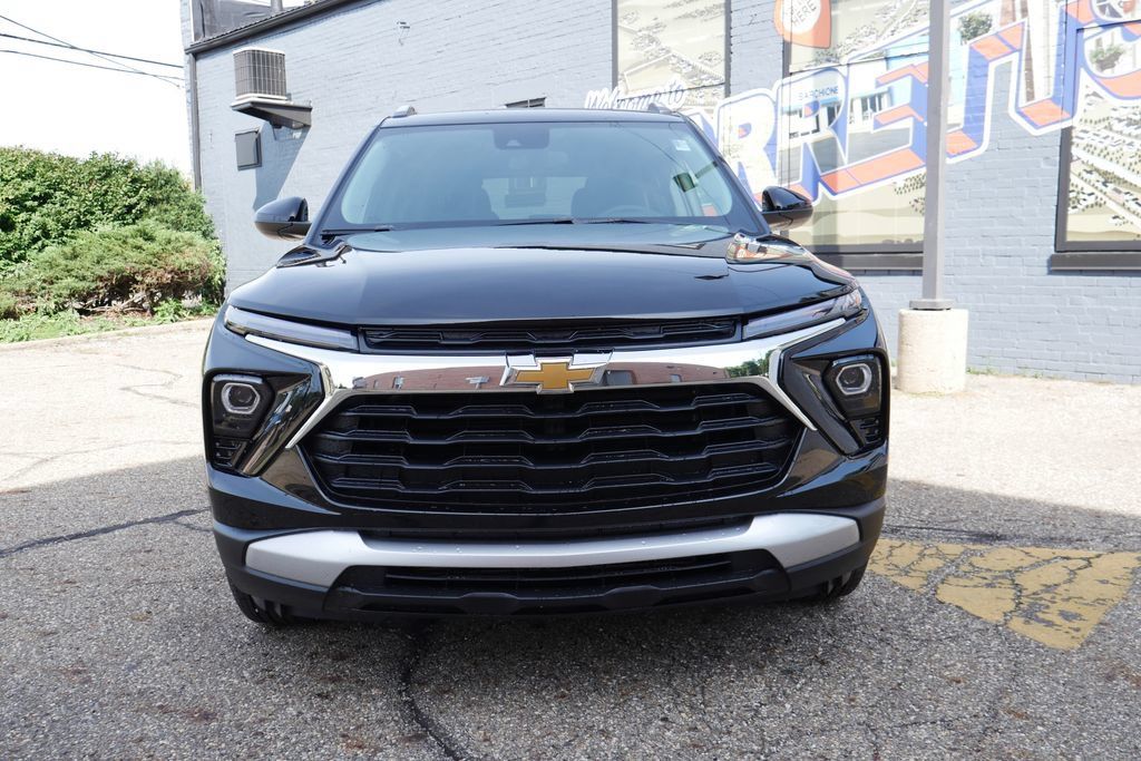 New 2026 Chevrolet TrailBlazer LT w/ LT Cold Weather Package AWD/4WD image 2