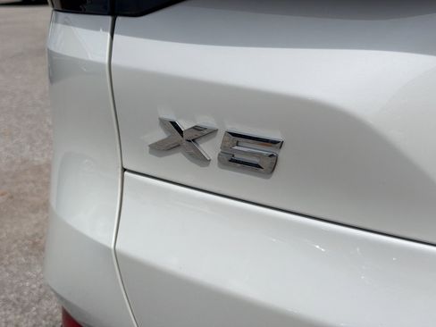 Used 2025 BMW X5 xDrive40i w/ Climate Comfort Package image 11