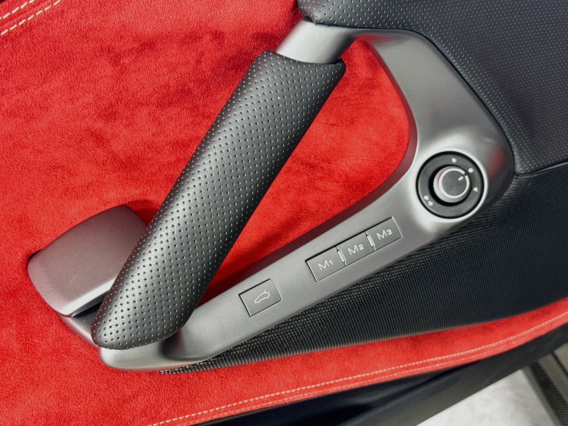 Certified 2018 Ferrari 812 Superfast RWD image 16